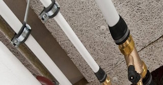 Замена труб водоснабжения в квартире: цена от 2106 руб. - СантехДомБгн